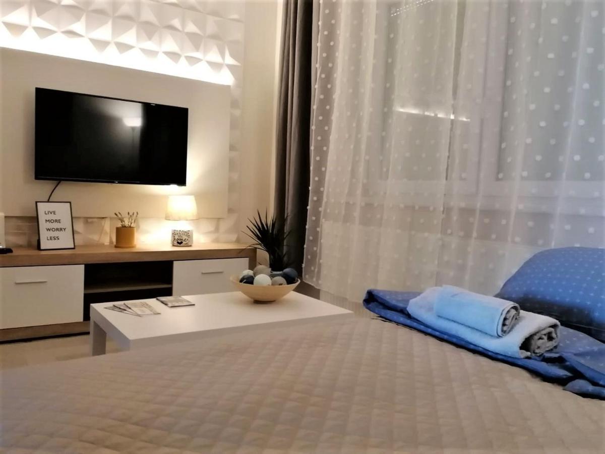 Sweet Central Apartment ,In The City Center Eger Exterior photo
